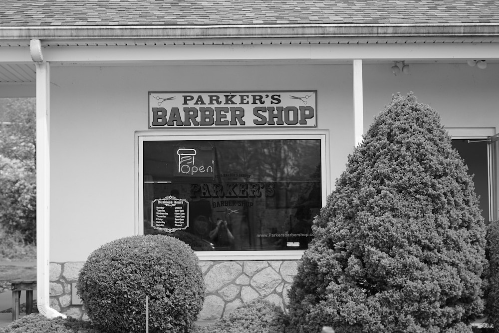 picture of outside Parker's Barber Shop